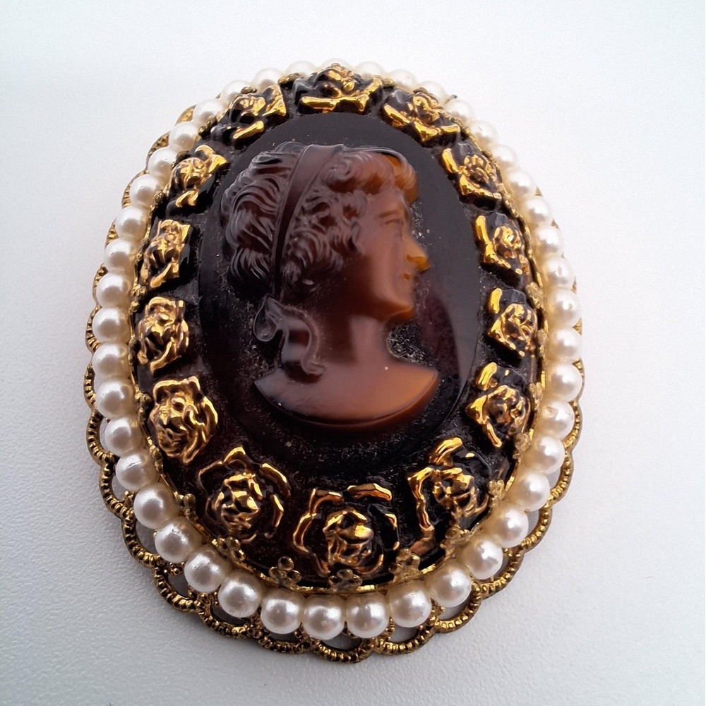Vintage Germany cameo filigree beaded roses white stone border